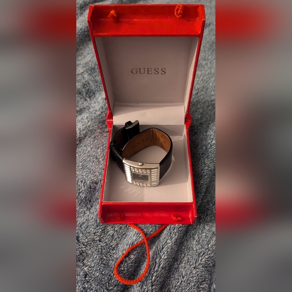 New Authentic GUESS W11524L5 White Crystal Accented Black Patent Leather Watch - Picture 5 of 6